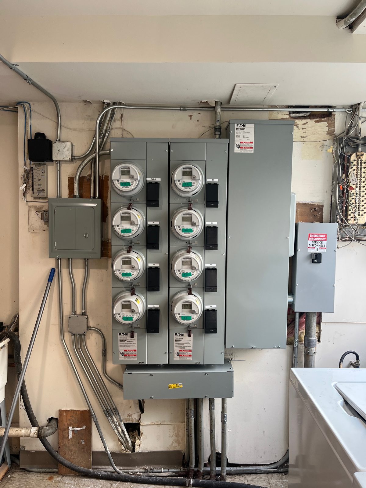 Eight-meter service with labeled units and service disconnect